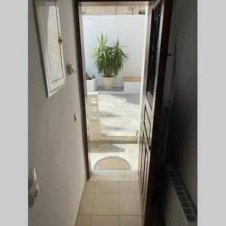 Utopia House Apartment