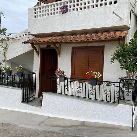 Utopia House Apartment